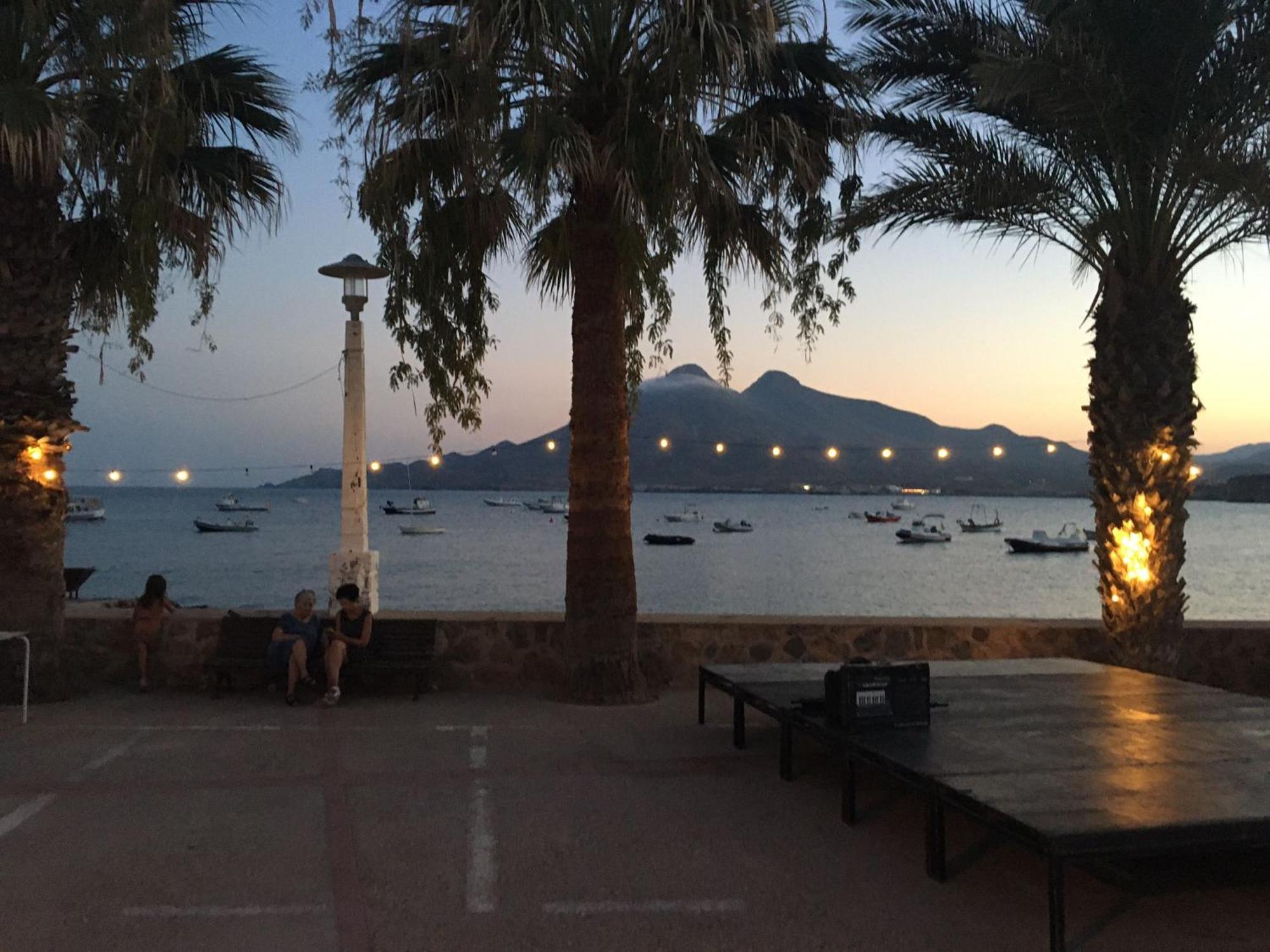 Isleta Apartamento Con Terraza, Vistas Y Wifi La Isleta del Moro Bagian luar foto